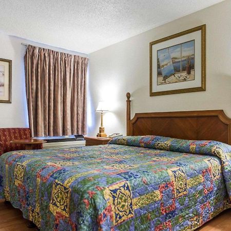 Rodeway Inn ואלחו מראה חיצוני תמונה