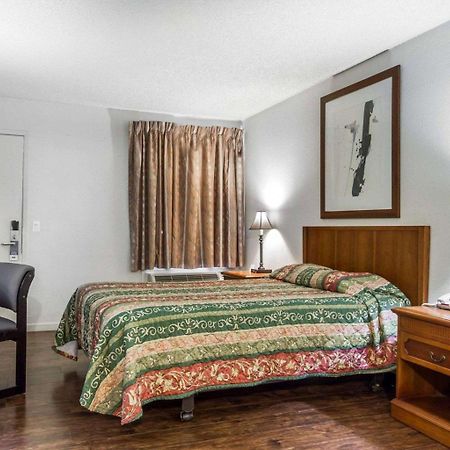 Rodeway Inn ואלחו מראה חיצוני תמונה