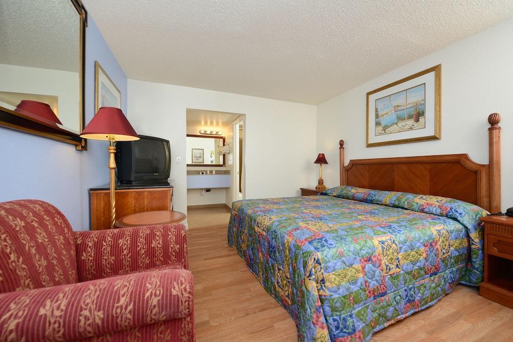 Rodeway Inn ואלחו מראה חיצוני תמונה