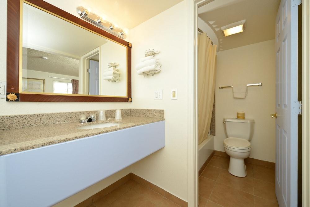 Rodeway Inn ואלחו מראה חיצוני תמונה