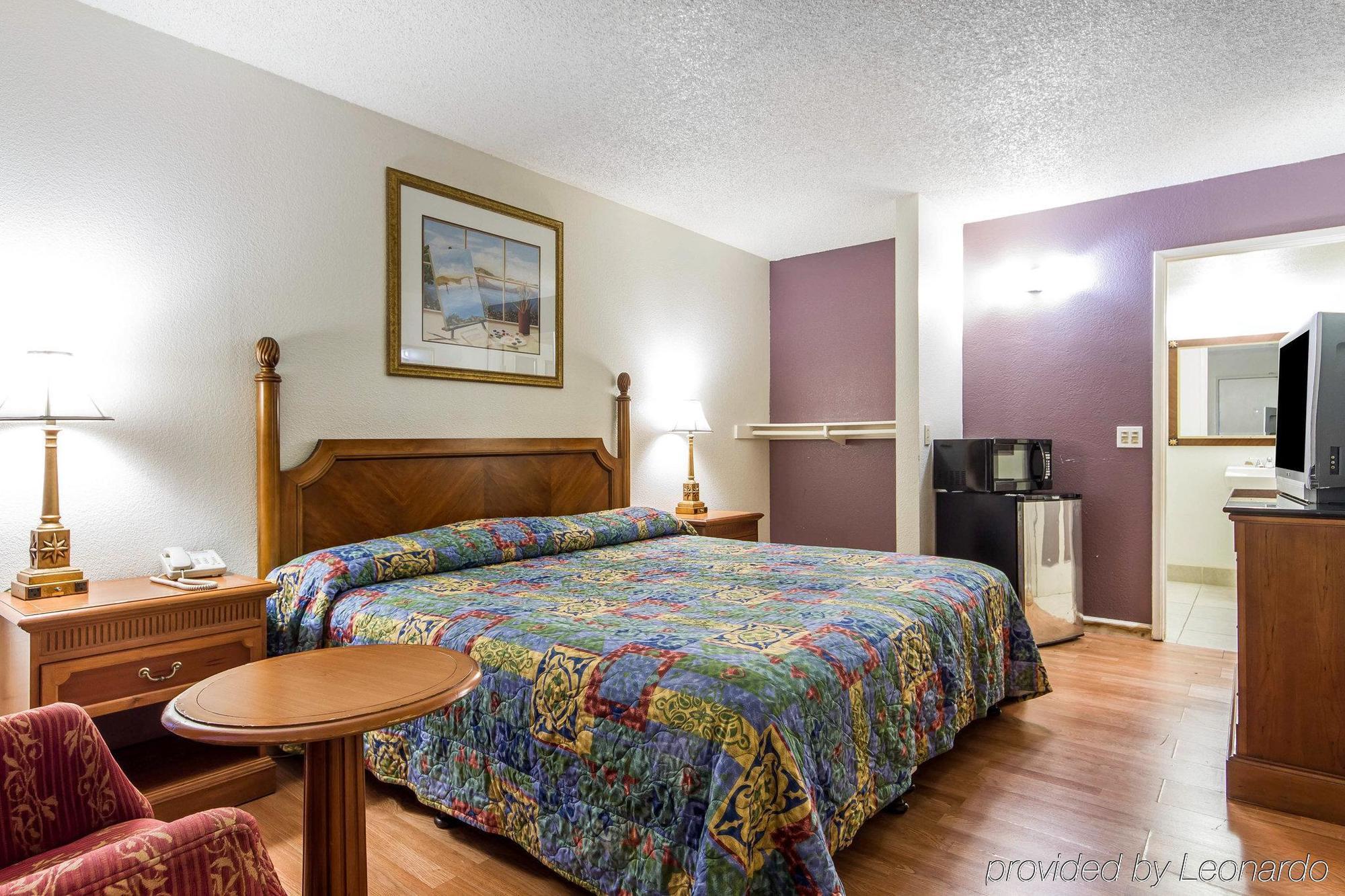 Rodeway Inn ואלחו מראה חיצוני תמונה