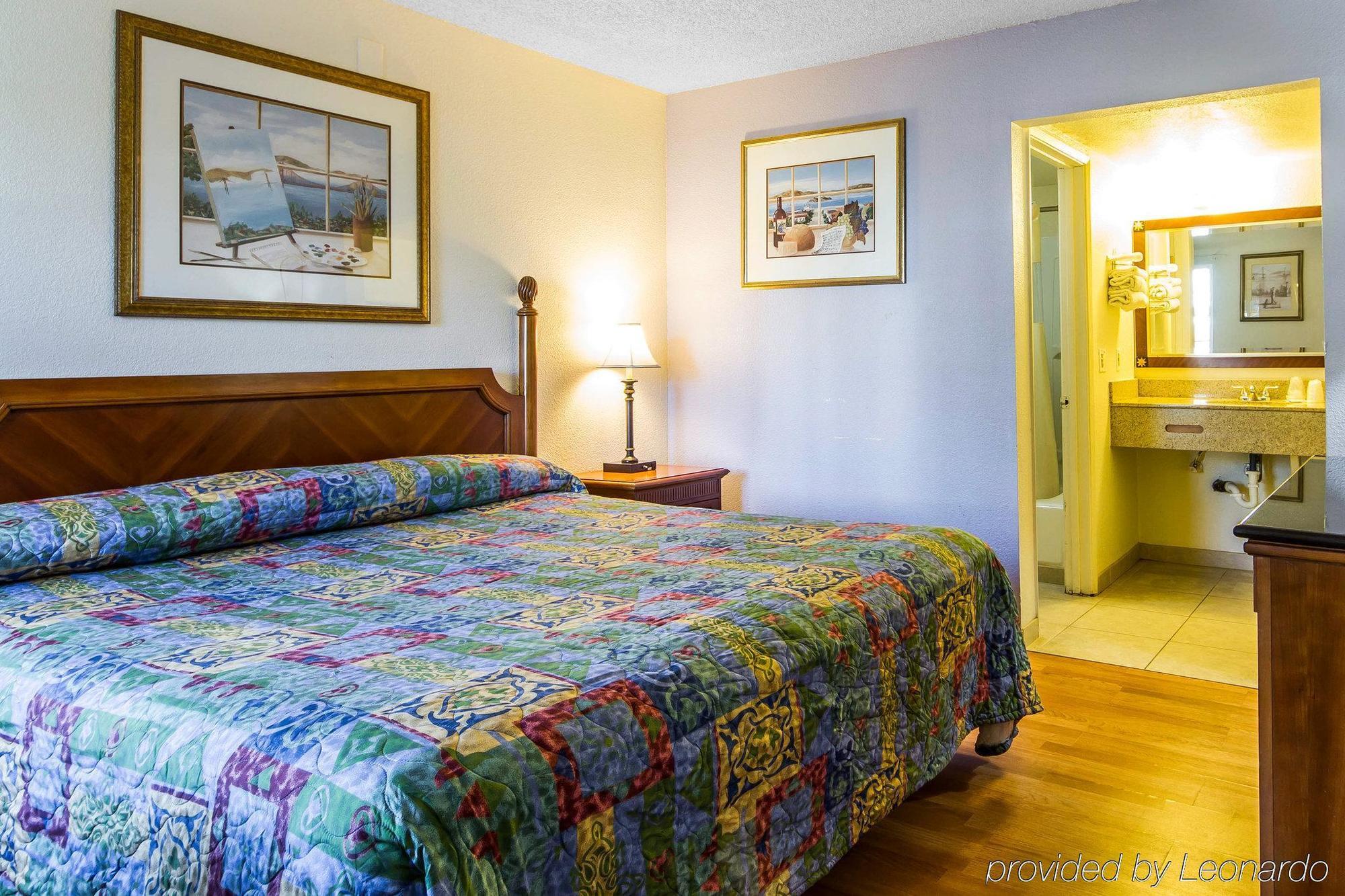 Rodeway Inn ואלחו מראה חיצוני תמונה