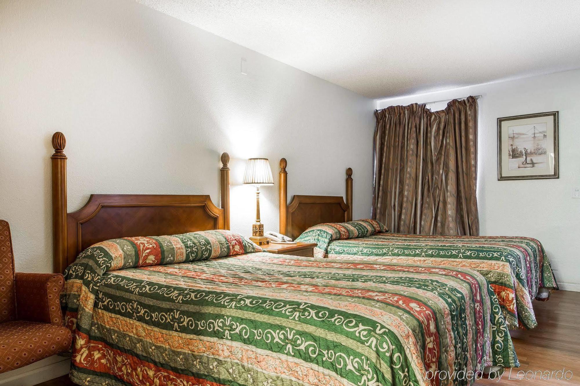 Rodeway Inn ואלחו מראה חיצוני תמונה