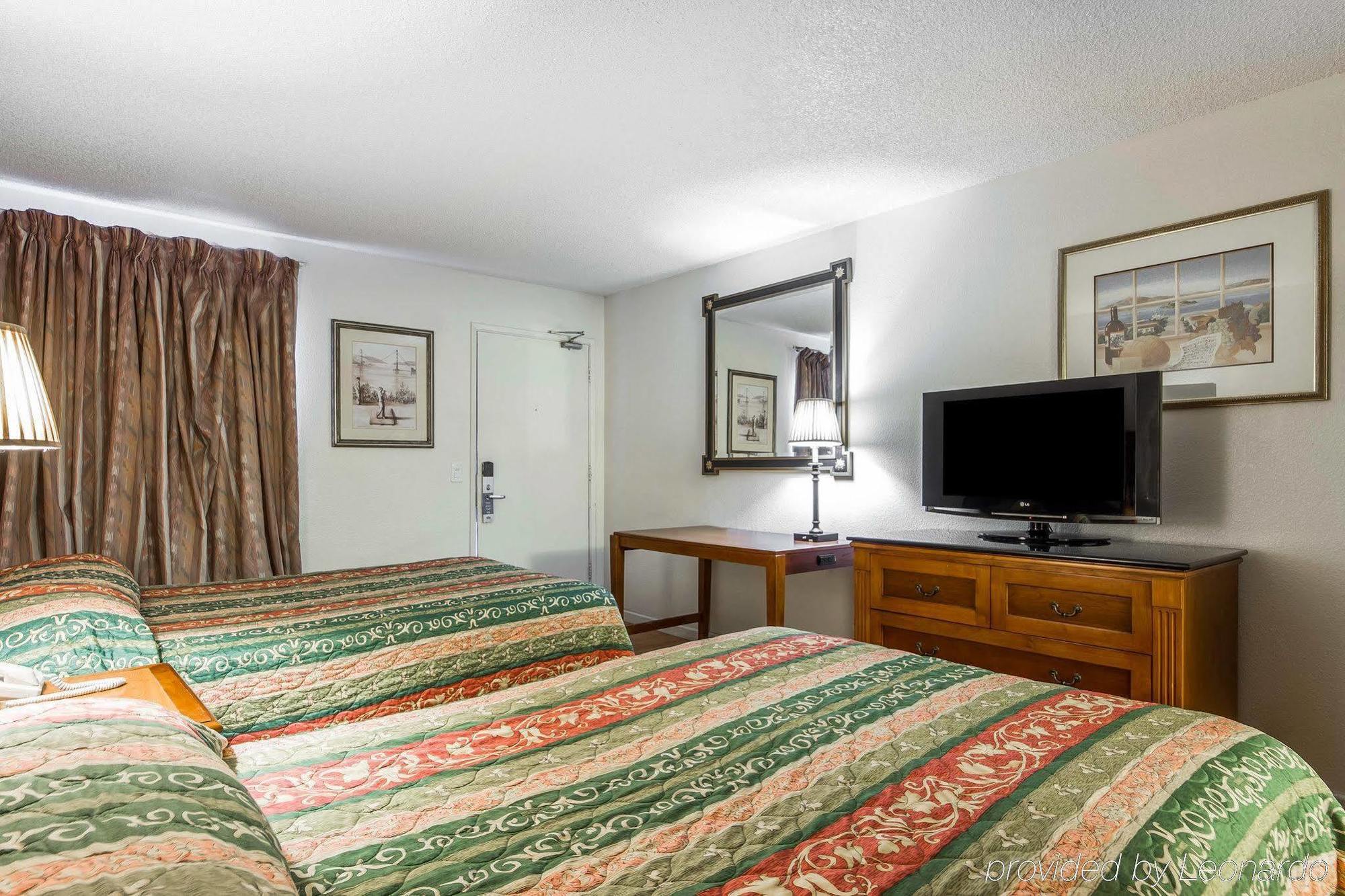 Rodeway Inn ואלחו מראה חיצוני תמונה