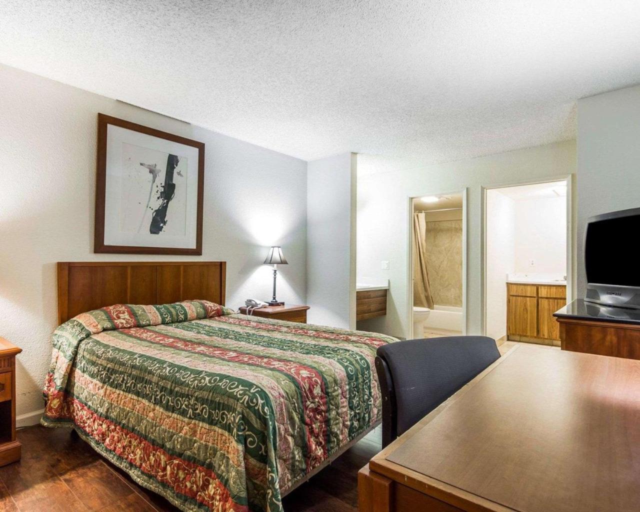Rodeway Inn ואלחו מראה חיצוני תמונה