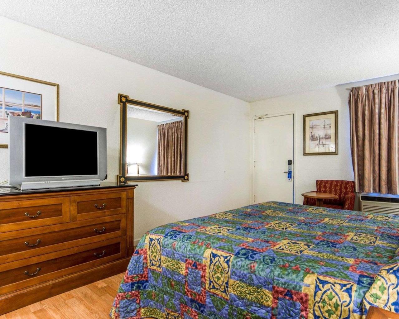 Rodeway Inn ואלחו מראה חיצוני תמונה